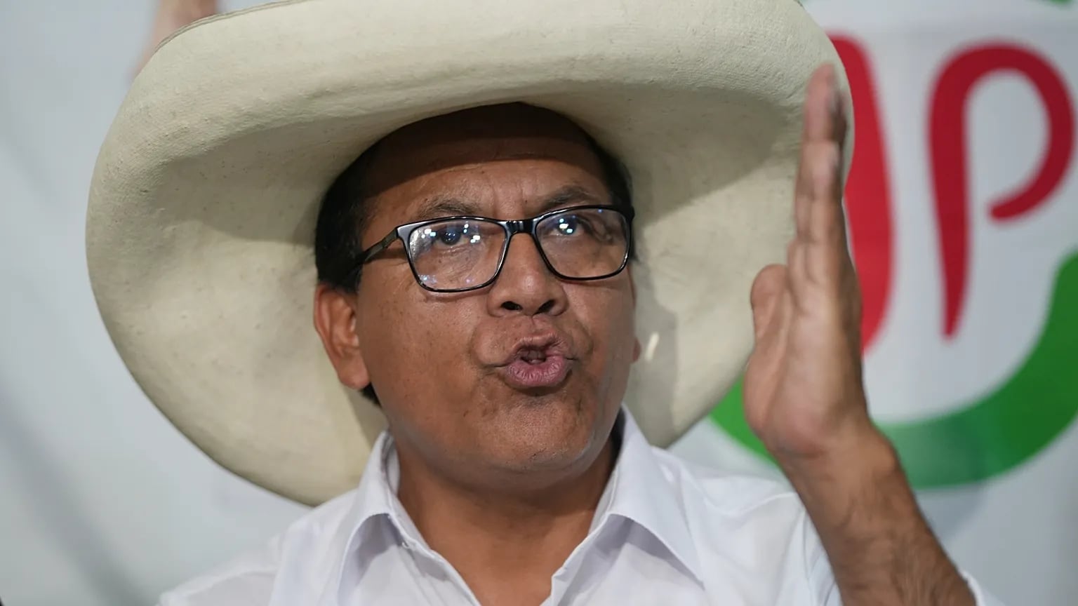 Juntos por el Perú retrocede con denuncia constitucional al JNE y la JNJ: abogado del partido dice que bancada evalúa medida