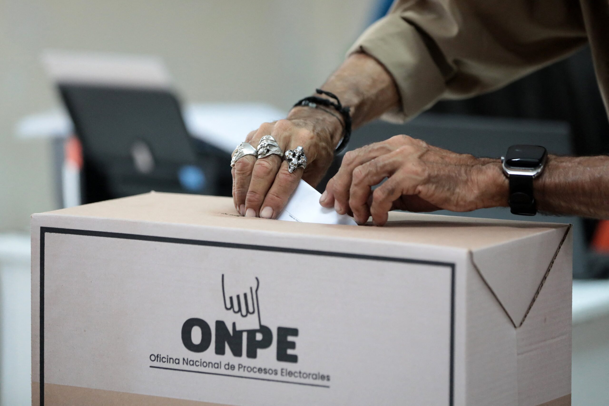 Es falso que no se abrieran colegios en Pamplona Alta en las Elecciones 2026: centros de votación sí funcionaron y registran votos