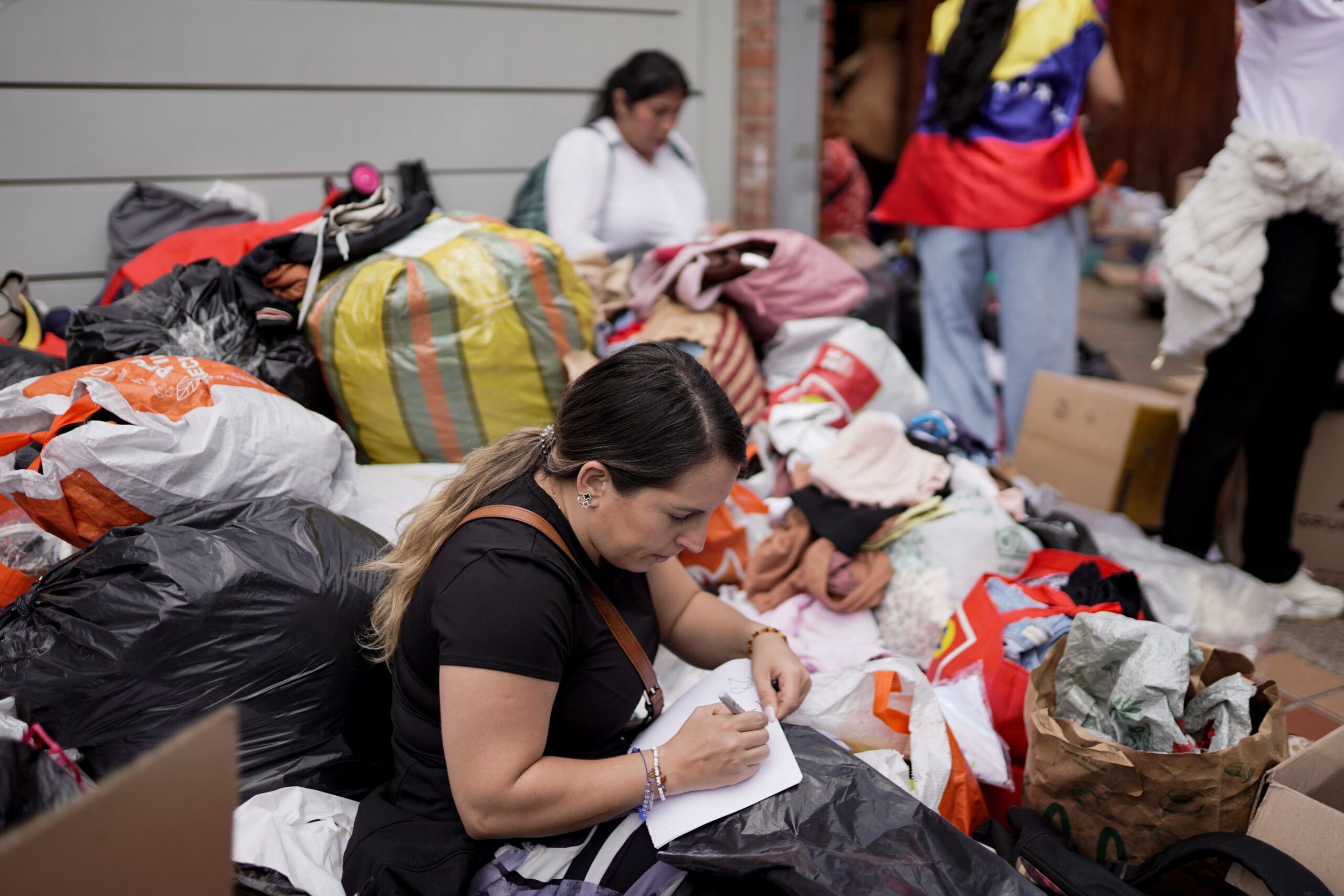 Cuál es la situación de los peruanos residentes en Venezuela tras el devastador doble terremoto en La Guaira