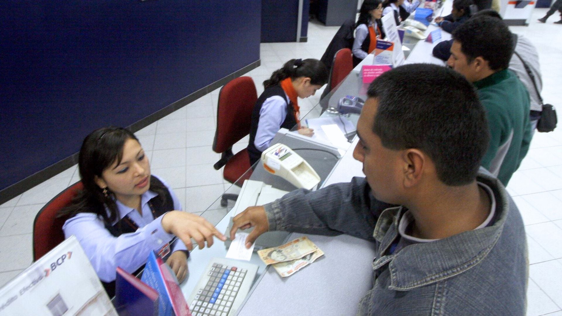 Ejecutivo busca eliminar ‘Ley antiusura’ para que bancos puedan volver a subir tasas de interés