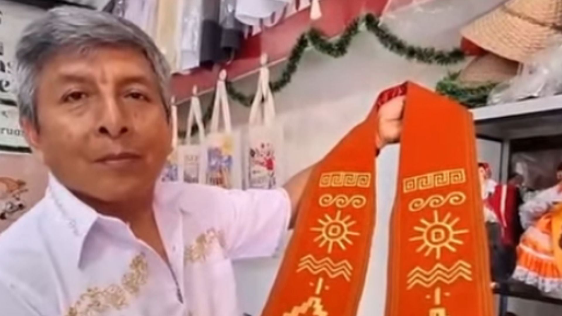 Papa León XIV: así se elaboró durante 25 días la estola que artesanos de Monsefú preparan para el sumo pontífice
